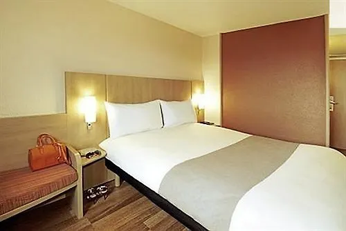 Ibis Loriol Le Pouzin Hotel