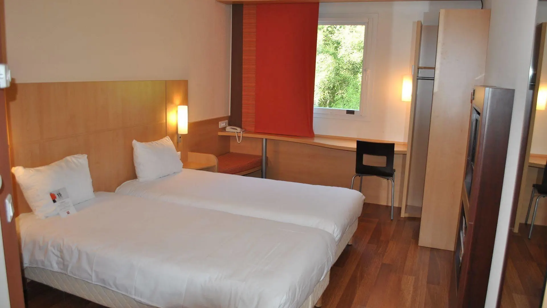 Ibis Loriol Le Pouzin Hotel