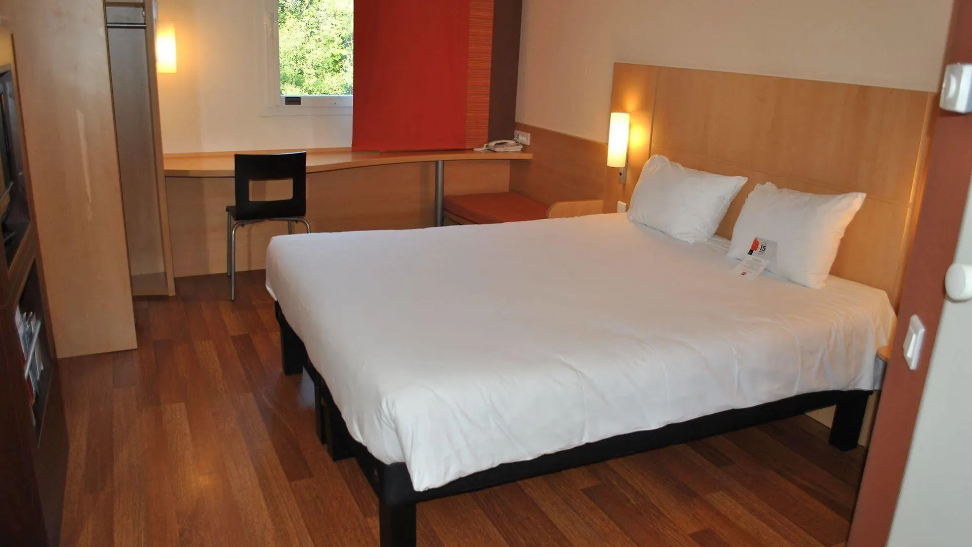 Ibis Loriol Le Pouzin Hotel